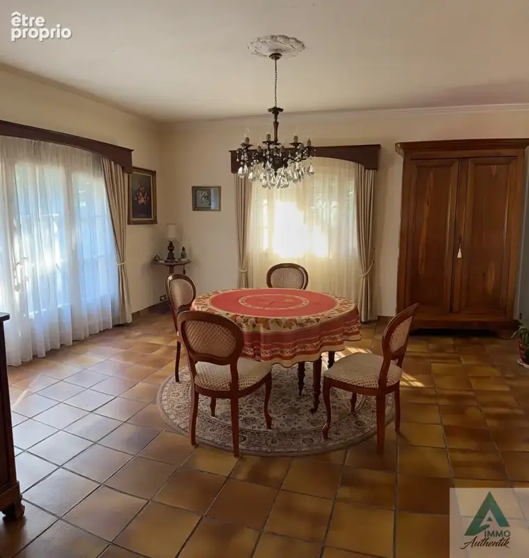 Villa type 5 avec piscine garage et dependance sur terrain 2666m2 - photo 6