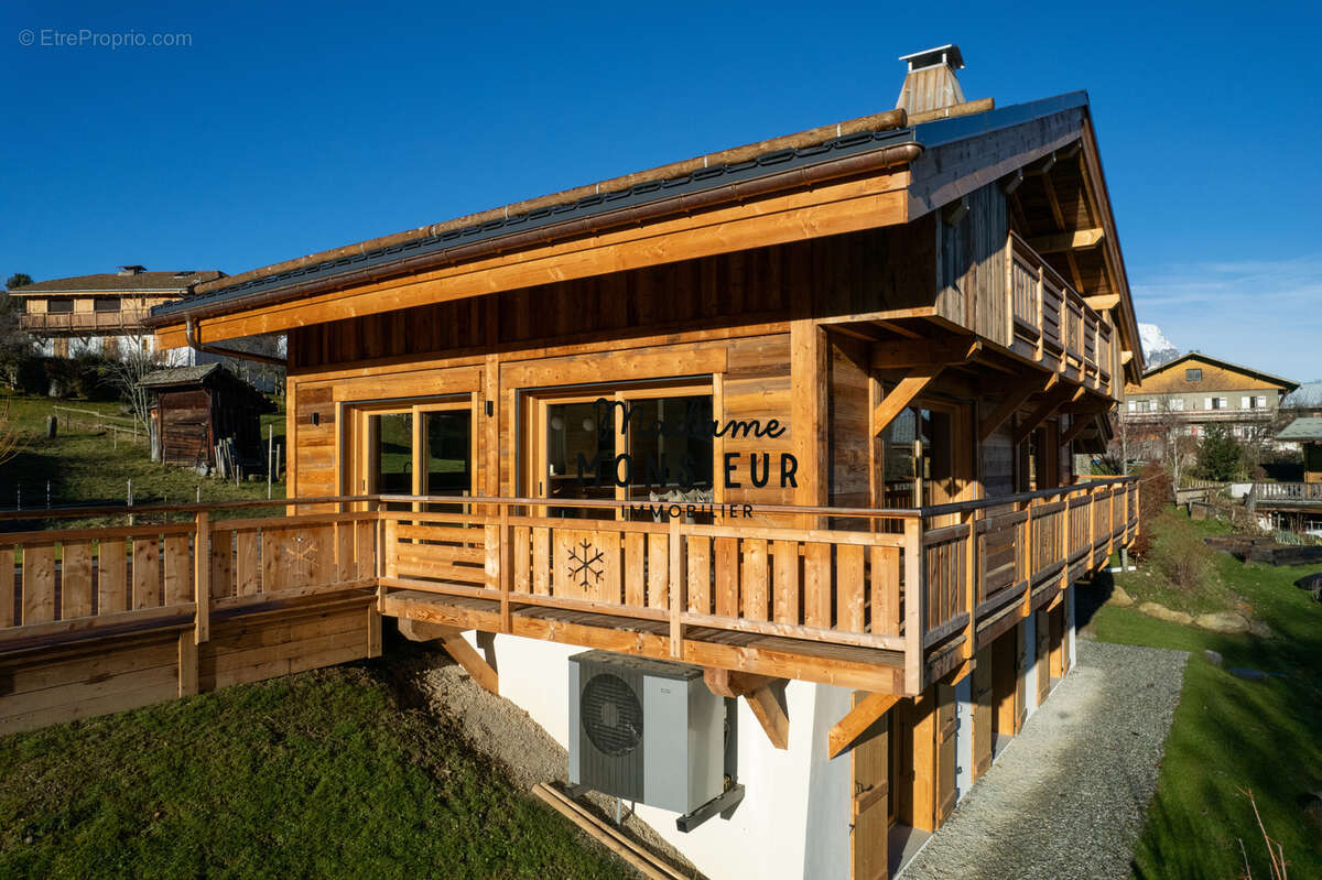 Maison à COMBLOUX
