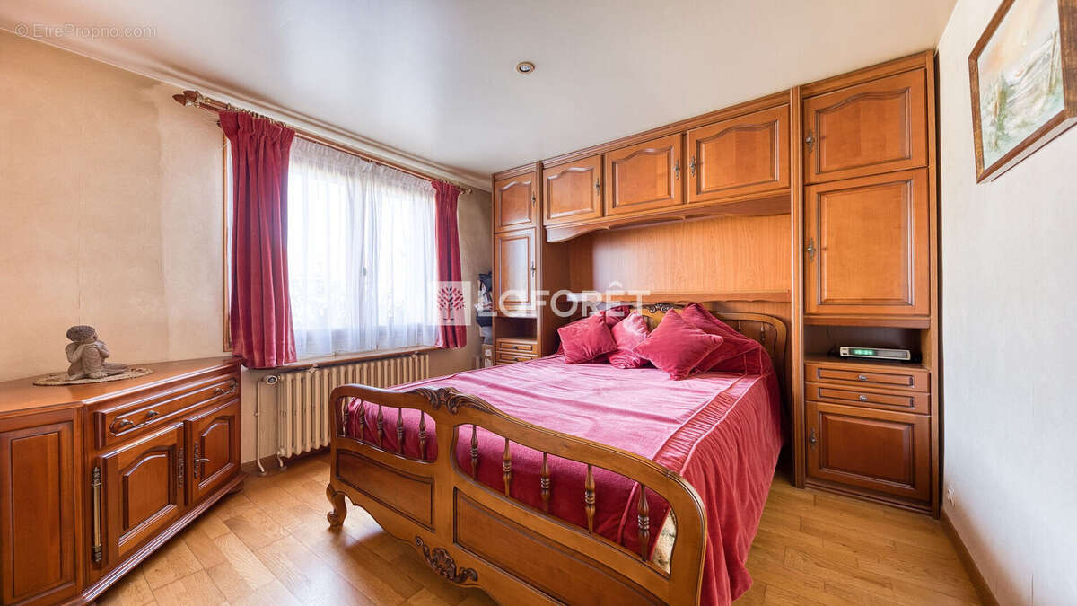 Maison à vendre à Roissy En Brie 6 pièce(s) 130 m2 - photo 6