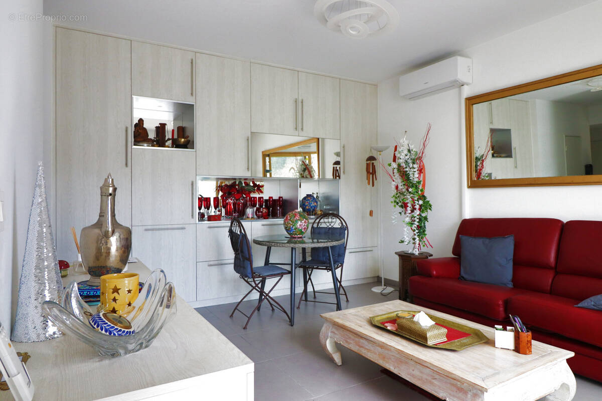 Appartement à CHARBONNIERES-LES-BAINS