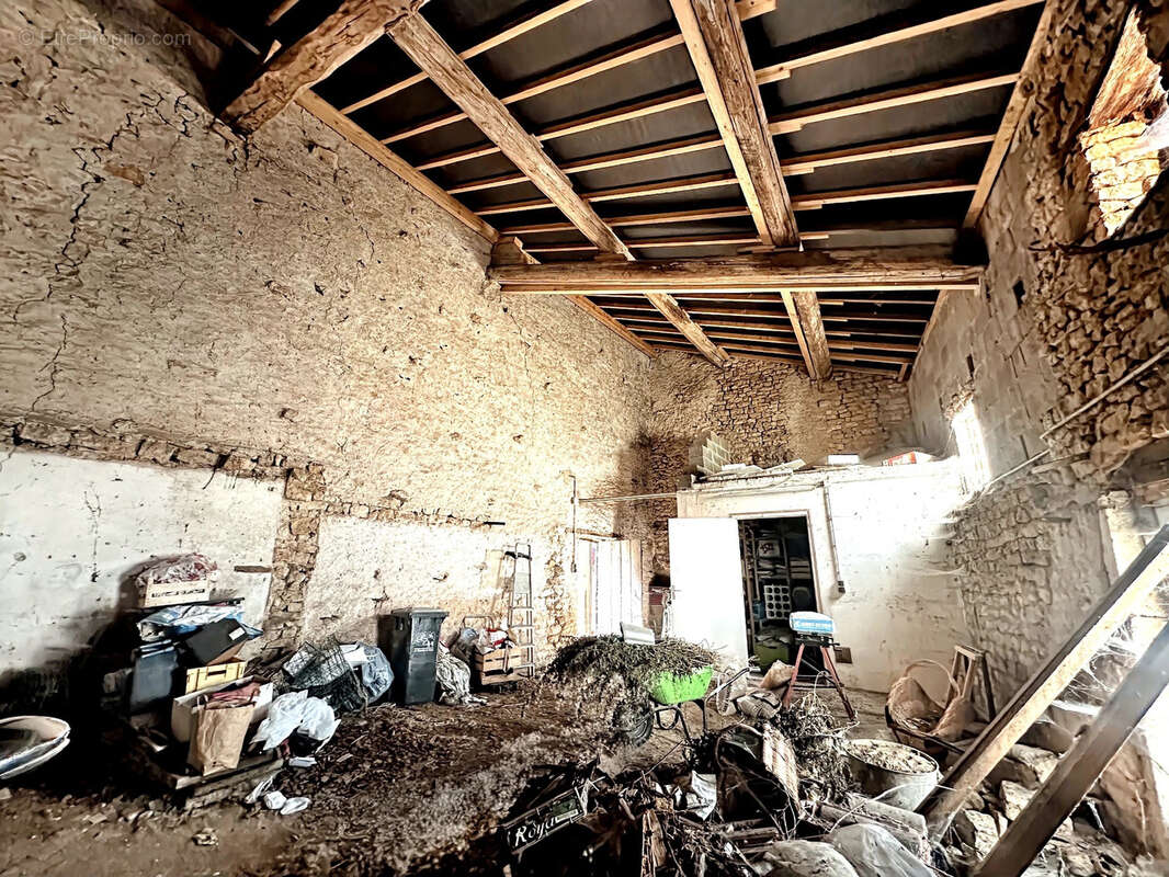 Maison à AVRAINVILLE