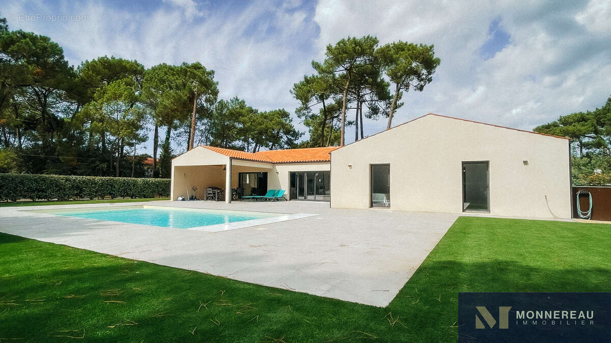 Maison à LES MATHES
