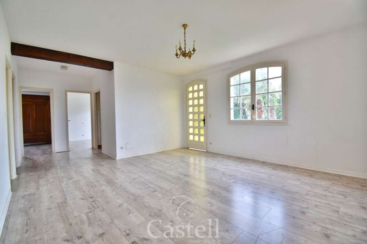 *** Maison "8 pièces" avec T3 indépendant, piscine et vue dégagée sur l'Hérault *** - photo 10