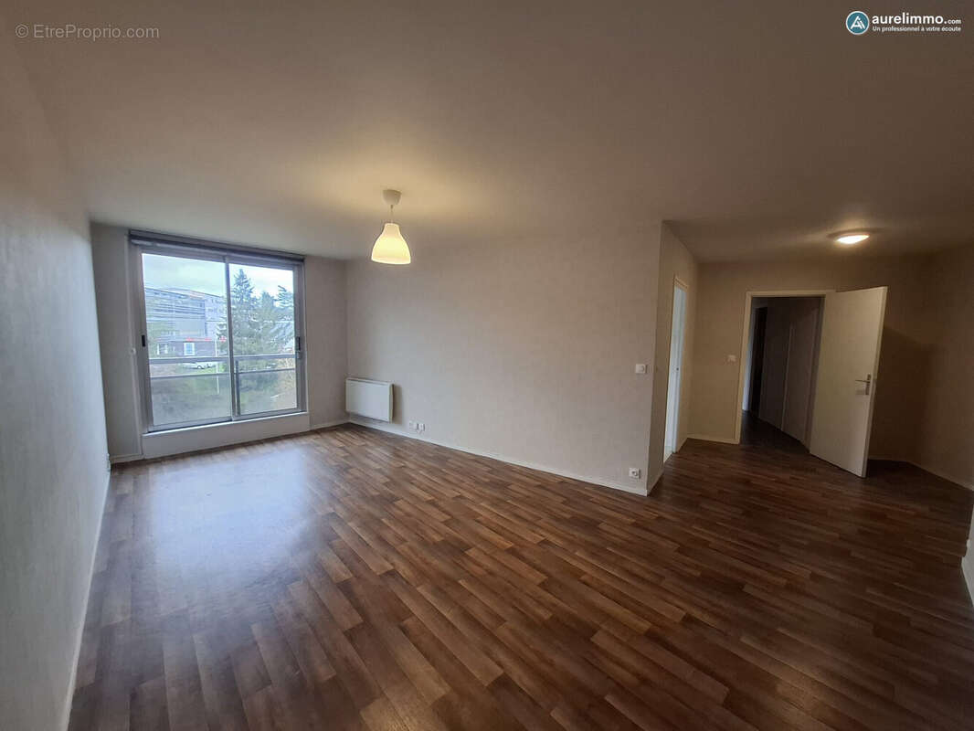 salon - Appartement à CHAMALIERES