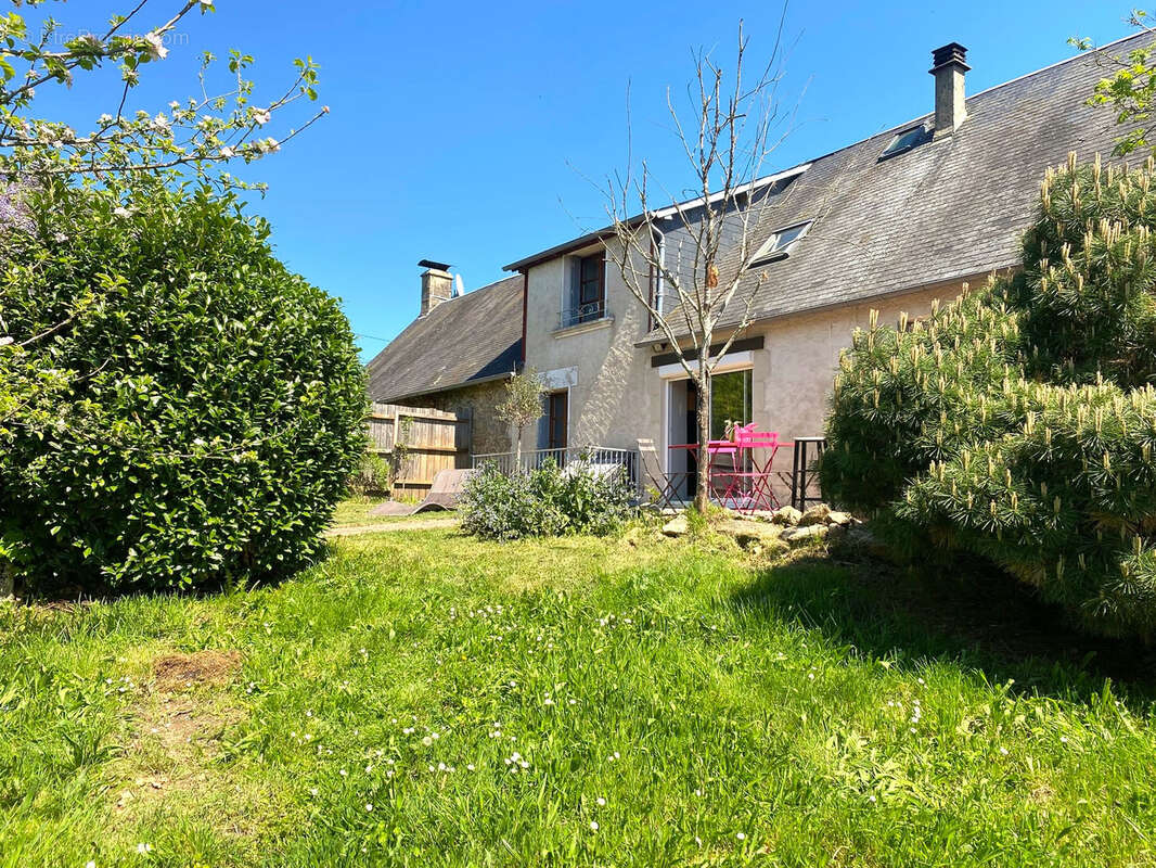 Maison à TREIGNAC