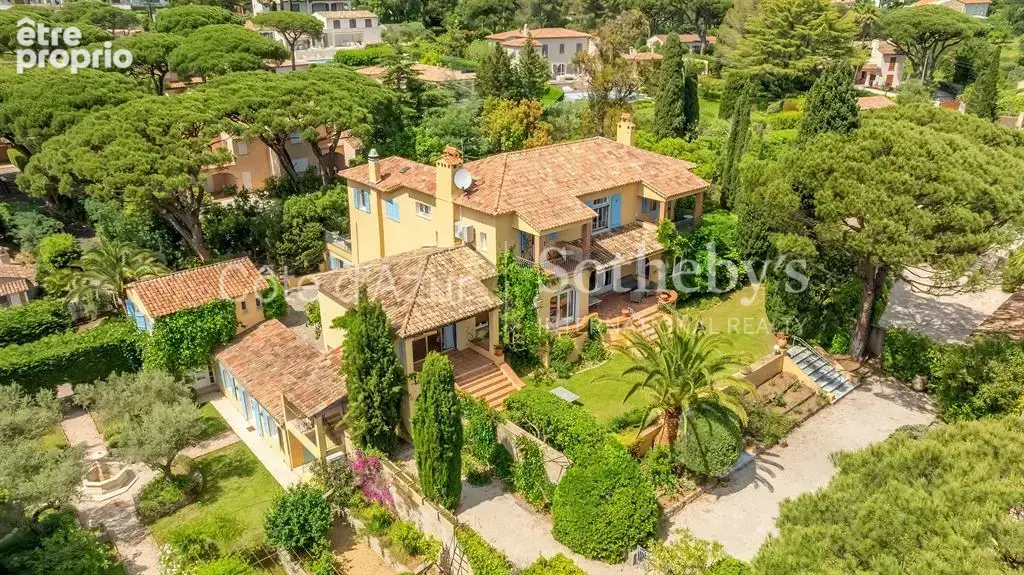 Exclusivité Côte d’Azur villa d’exception à Sainte-Maxime, proche mer et centre-ville - photo 2