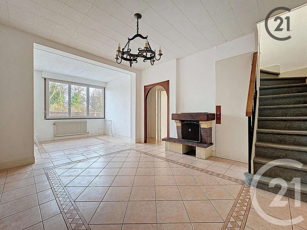 Maison à SAINTE-SAVINE