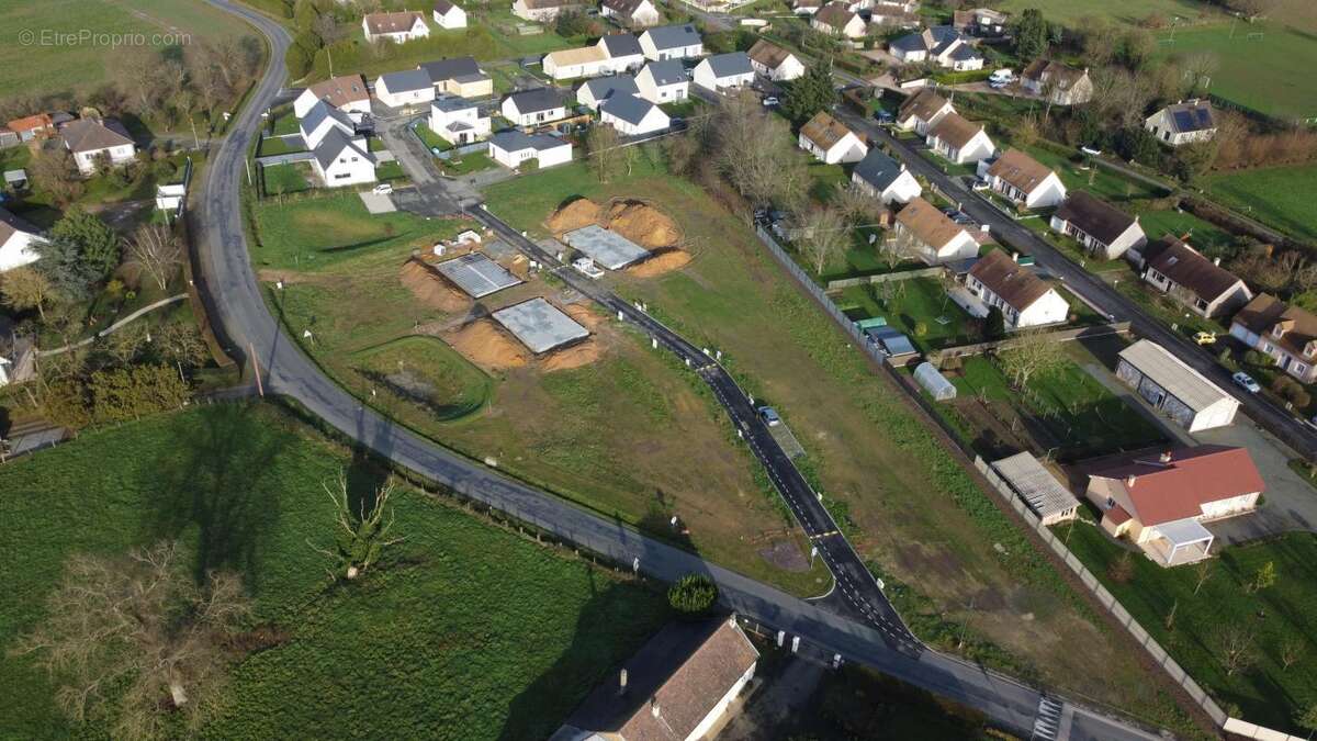 Terrain à LOUPLANDE