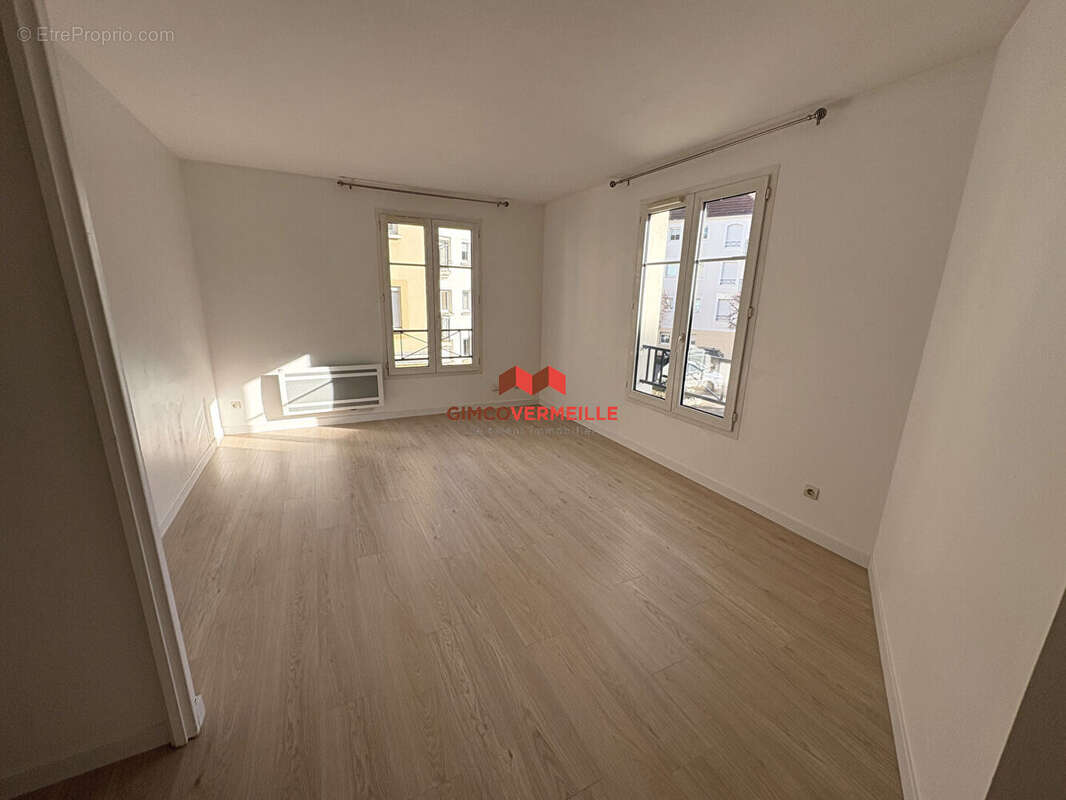 Appartement à VOISINS-LE-BRETONNEUX