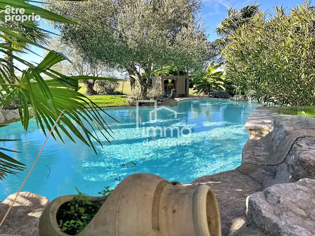 Villa Revonnas 11 pièce(s) 365 m2 PISCINE - photo 2