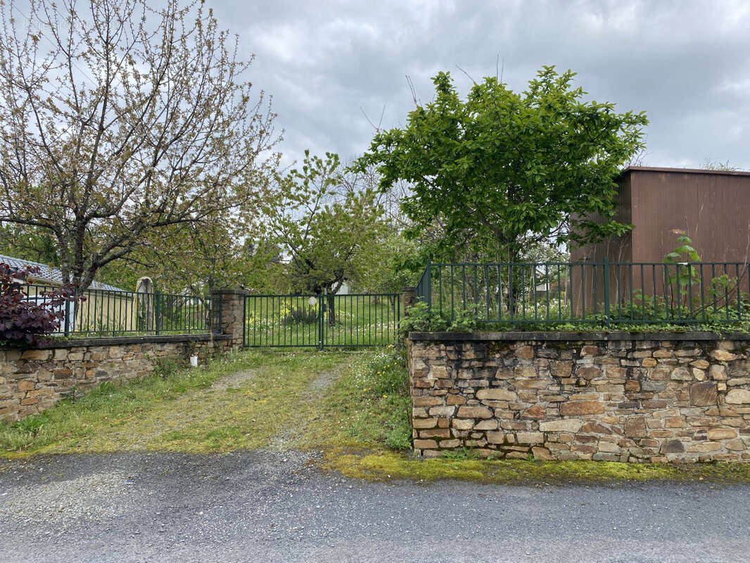Terrain à ARNAC-POMPADOUR