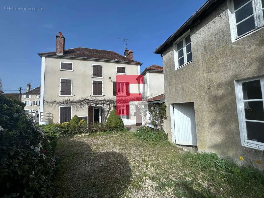 Maison à VENDEUVRE-SUR-BARSE