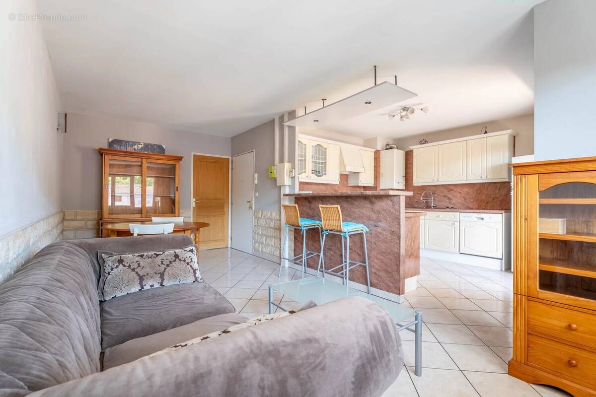 Appartement à SEREZIN-DU-RHONE