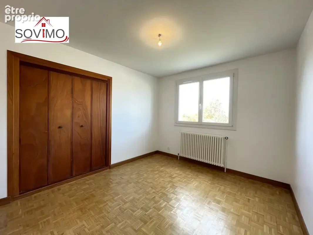 En centre ville, belle maison rénovée avec jardin, garage, et terrasse - photo 10