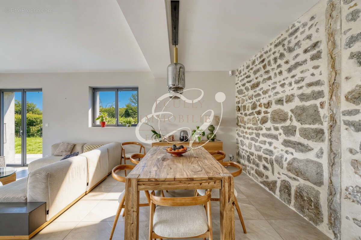Maison à DARDILLY