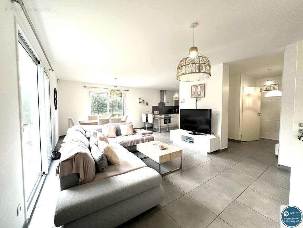 Maison à LE PEAGE-DE-ROUSSILLON