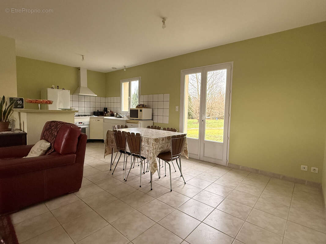 Maison à MONTIGNAC-DE-LAUZUN