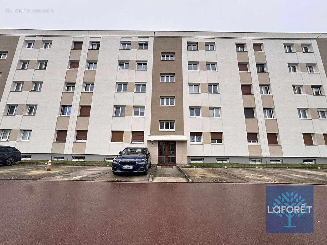 Appartement à CHILLY-MAZARIN