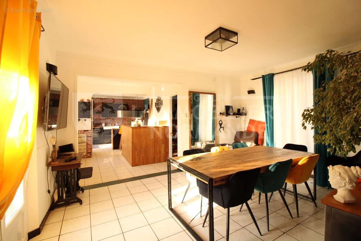 Maison à BONNIERES-SUR-SEINE