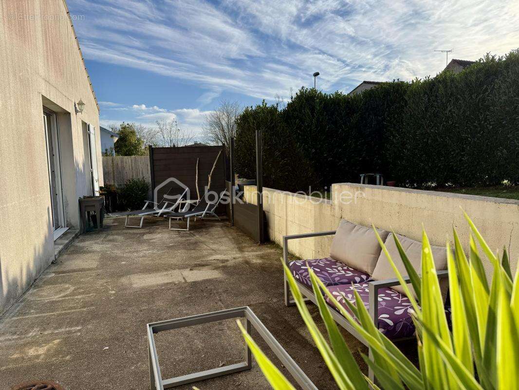 Maison à CORME-ROYAL