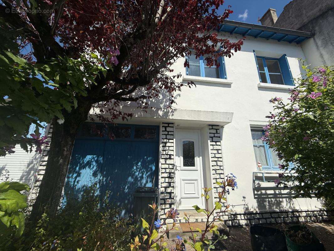 Maison à vendre 6 pièces MATHA (17) - photo 2