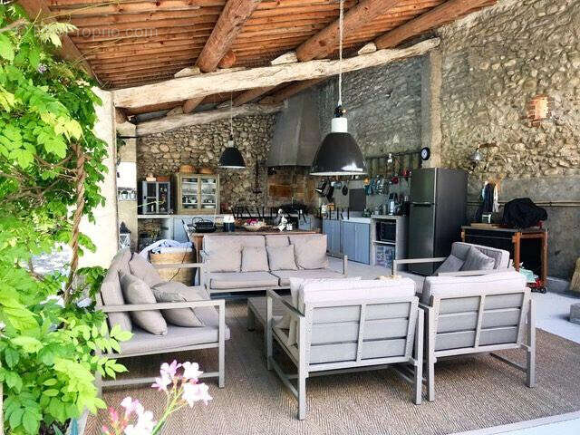 Maison à MALATAVERNE