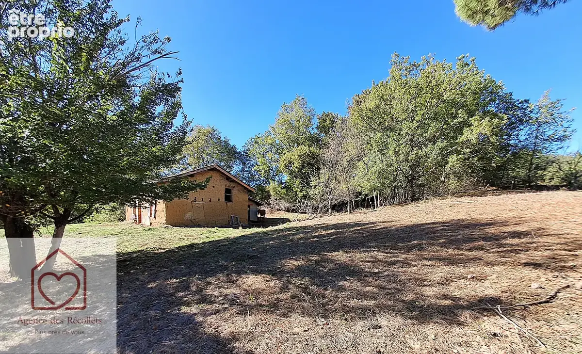 Propriété rurale avec plus de 4,8 hectares de terrain - photo 10
