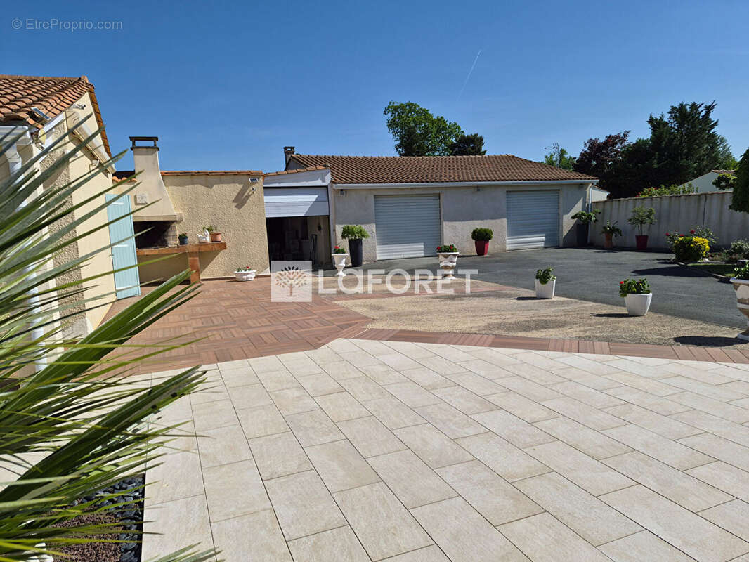 Maison à JONZAC