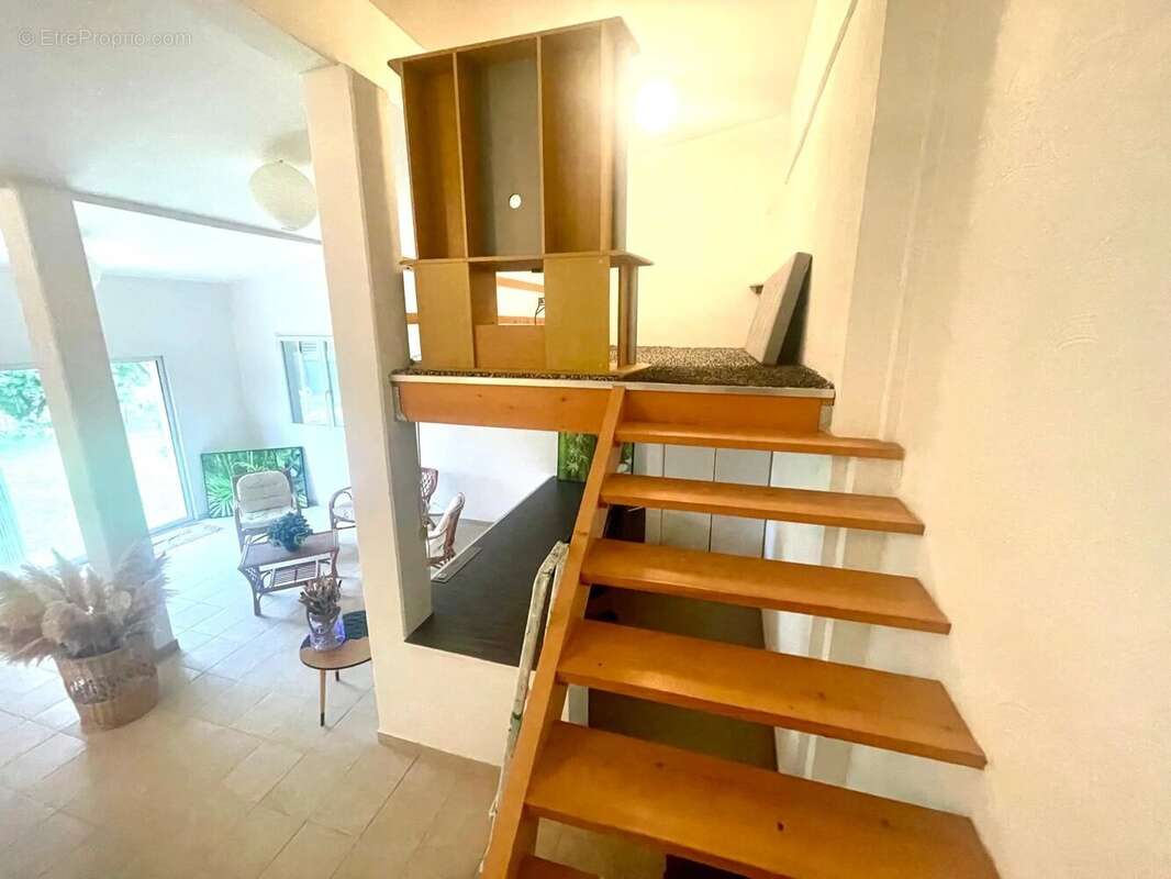 Maison à BERRE-LES-ALPES