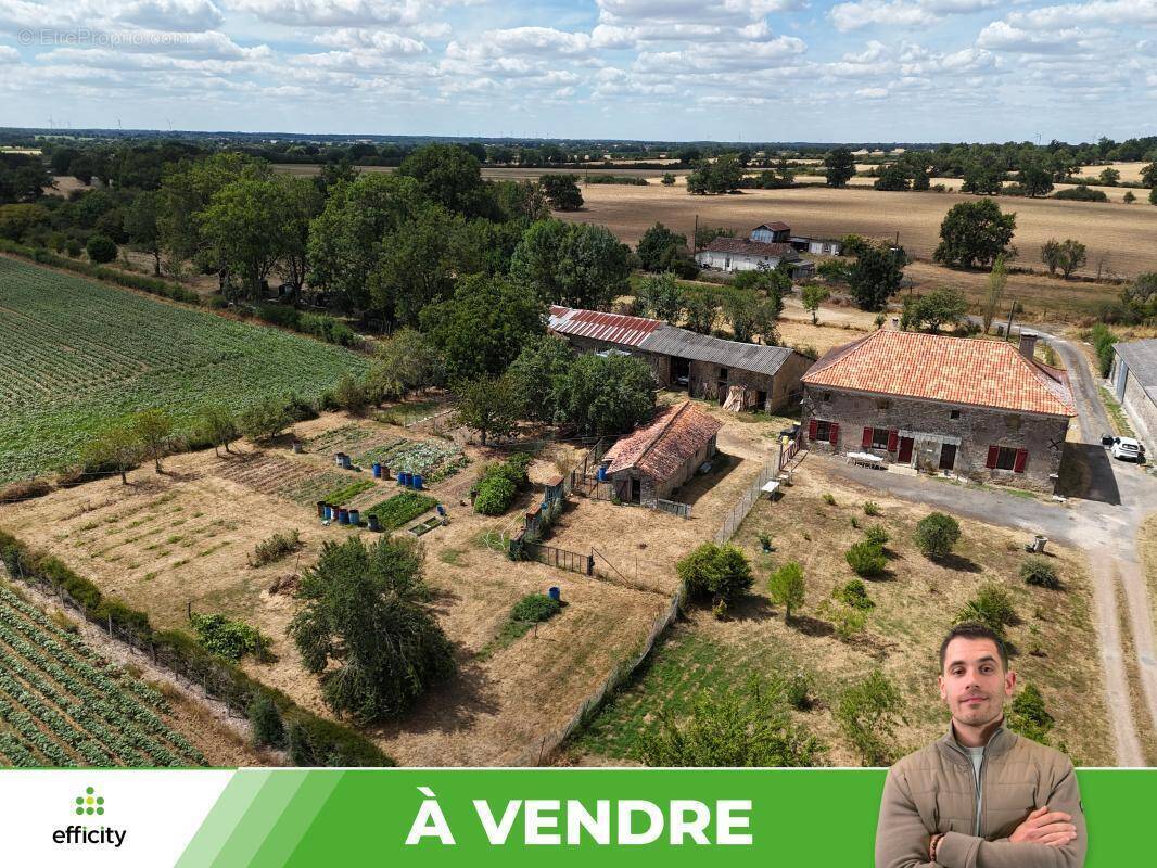 Maison à MAUPREVOIR