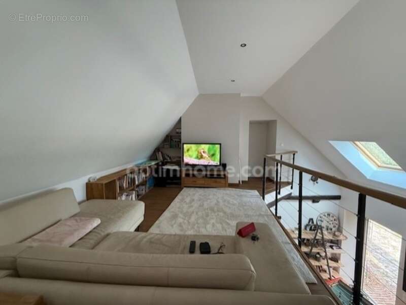 Maison à SAINT-CYR-SOUS-DOURDAN