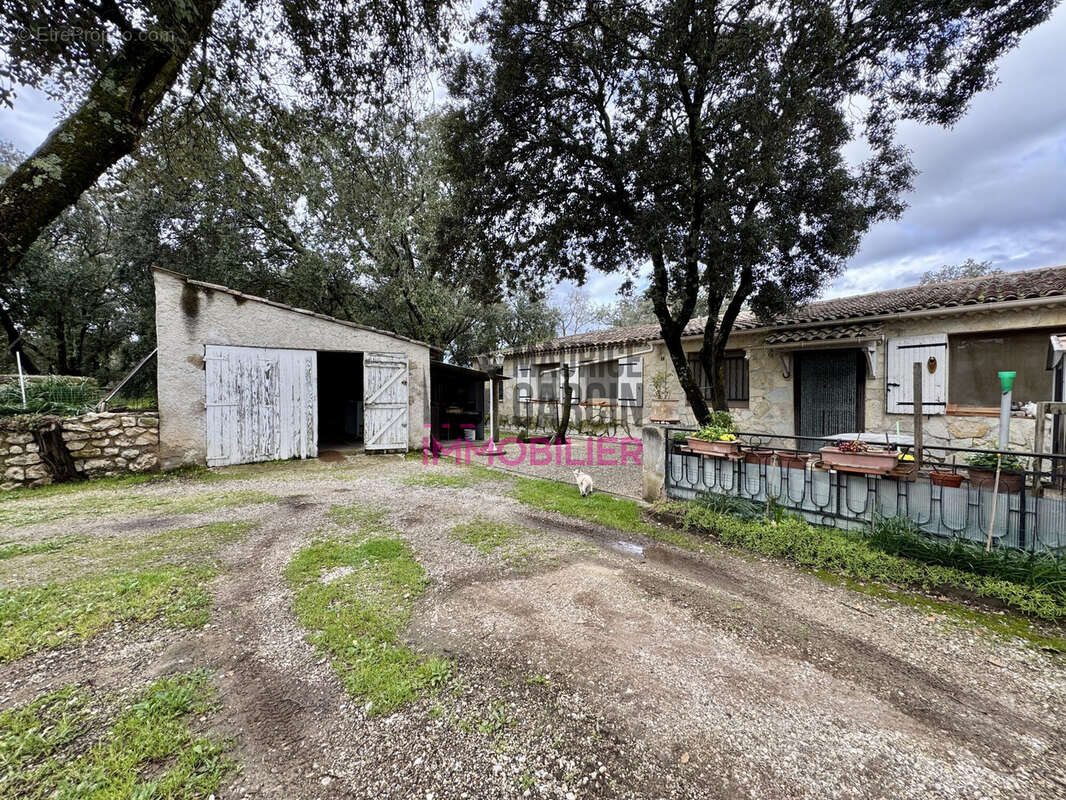Maison à PERNES-LES-FONTAINES