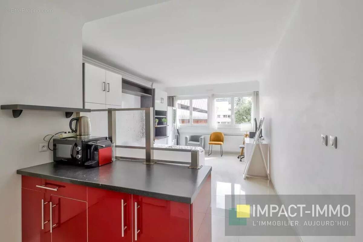 Appartement à COURBEVOIE