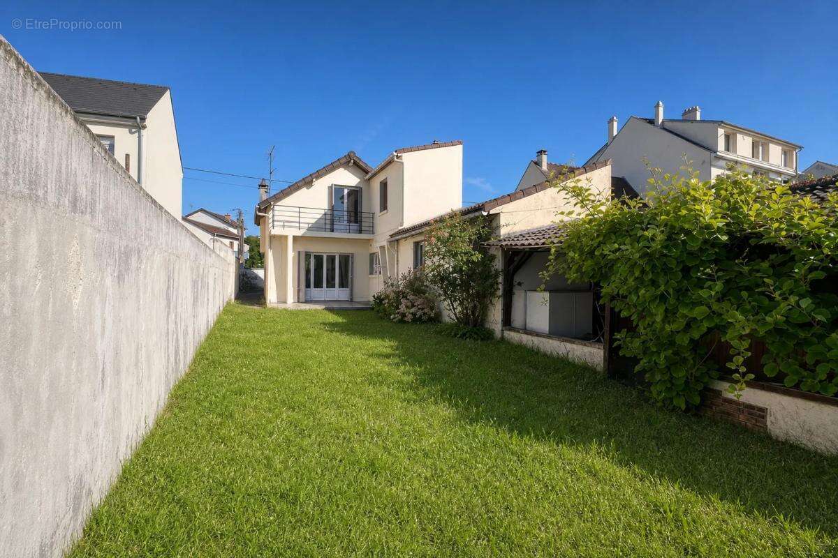 Maison à CARRIERES-SUR-SEINE
