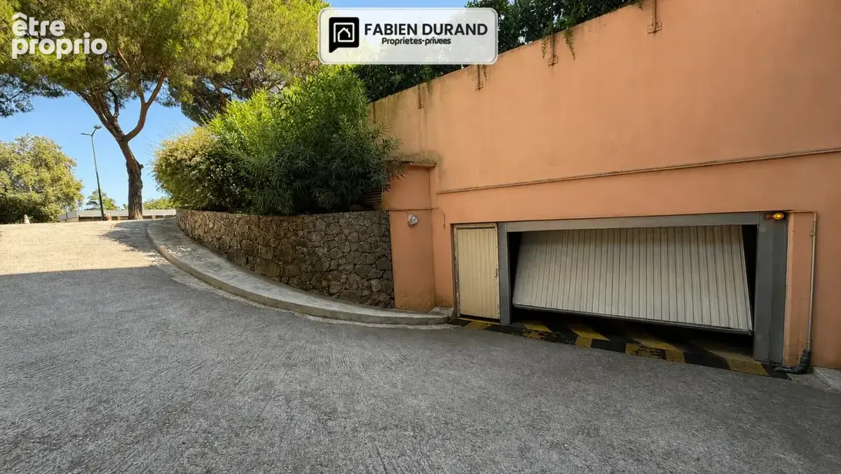 Double garage fermé ? 24 m² ? mandelieu-la-napoule ? résidence les 3 rivières - photo 10