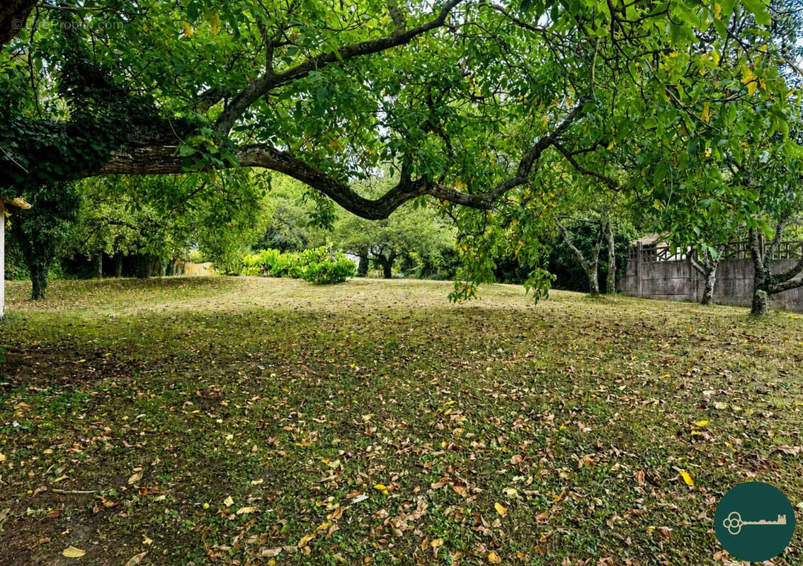 Terrain à TOUL