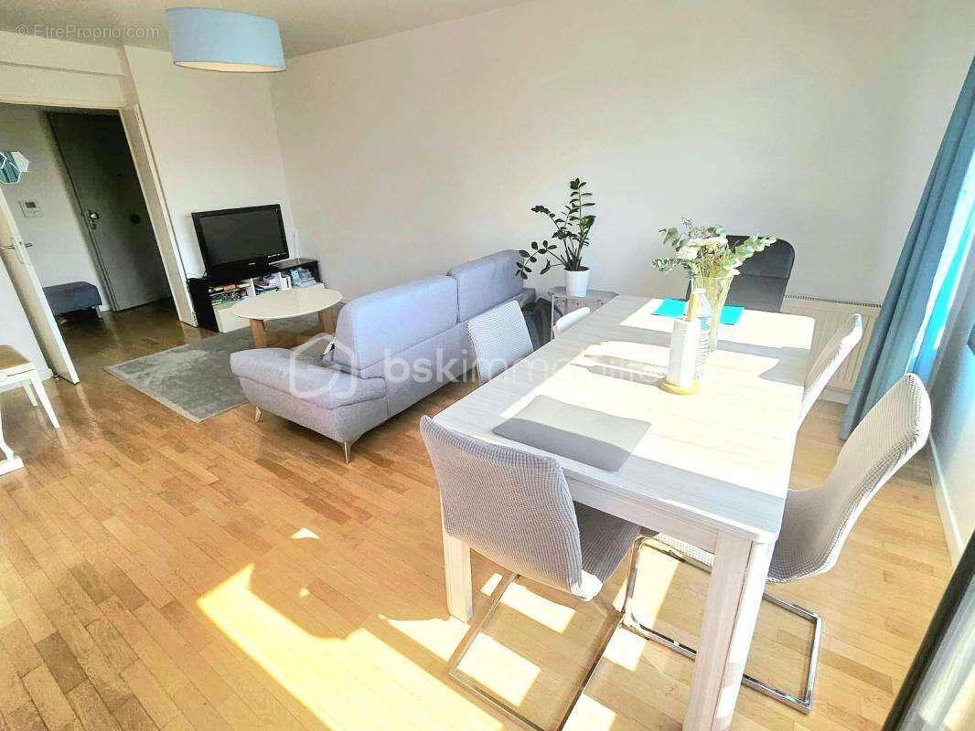Appartement à NANTERRE