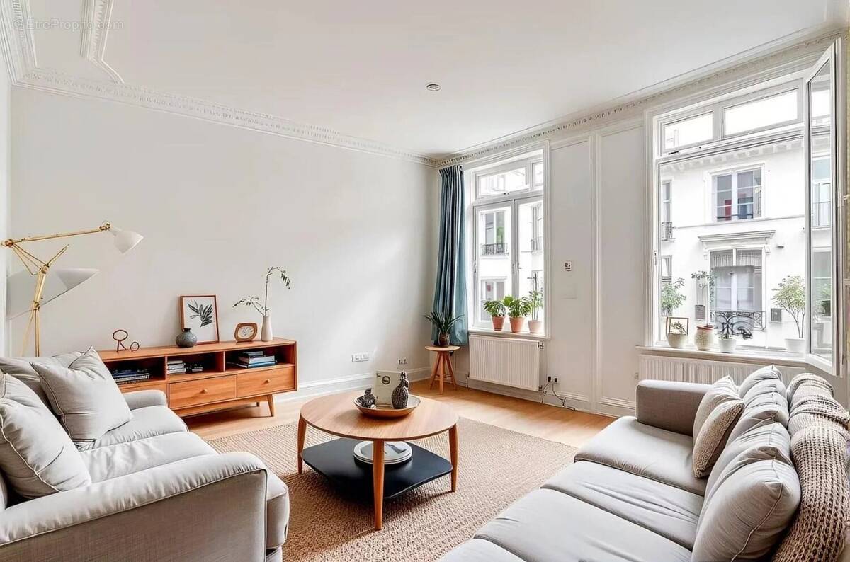 Appartement à PARIS-14E