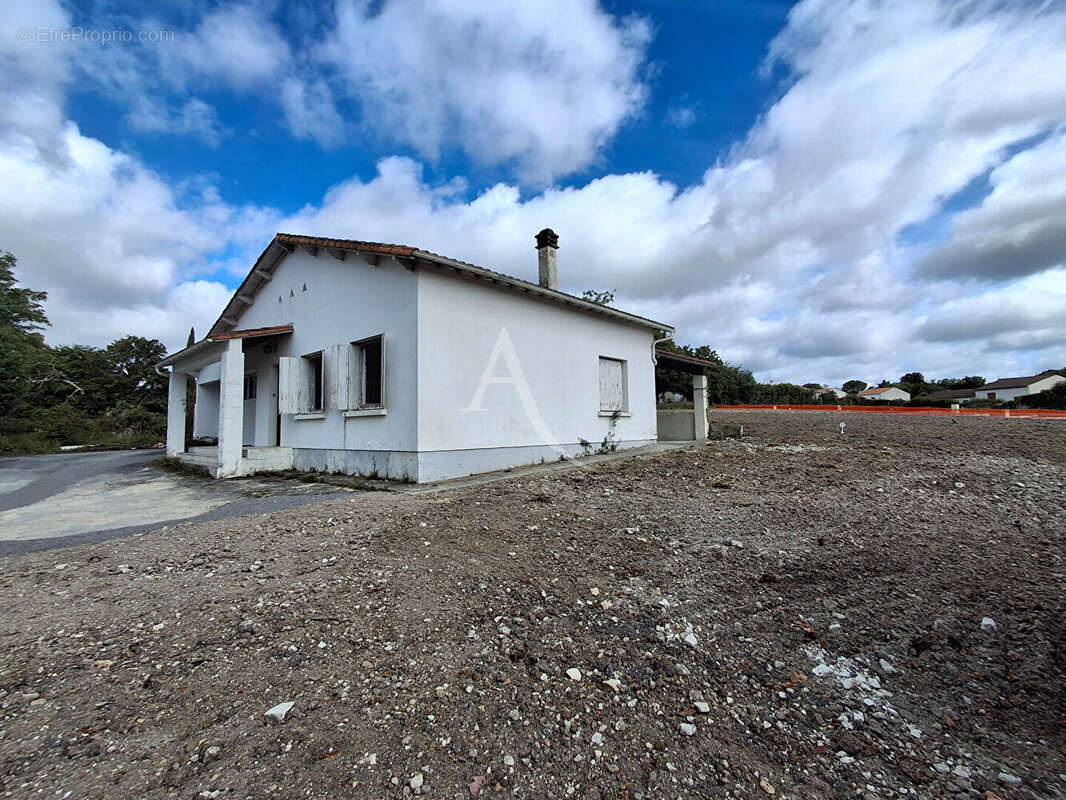 Maison à SAINTES