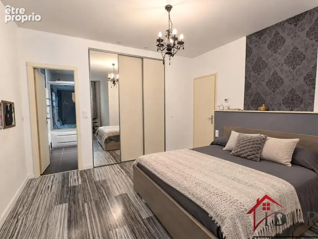 Appartement 146 m2 à Oyonnax   De l'espace pour vivre et rec - photo 7
