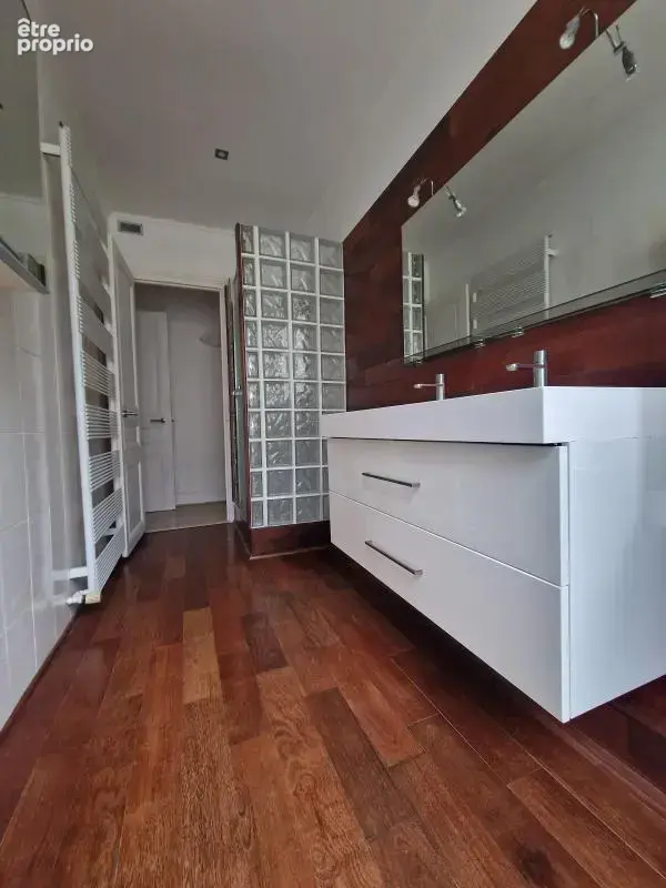Appartement de 112m² habitables en hyper centre de Lagny-sur-Marne, lumineux, entrée, grand séjour avec balcon, cuisine équipée, - photo 3