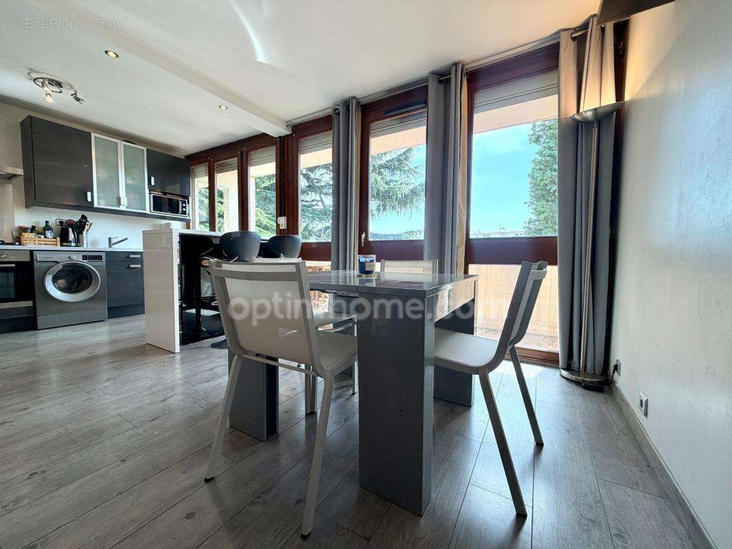 Appartement 4 pièces, 3 chambres / balcon / cave / parking / terrain de tennis - photo 10