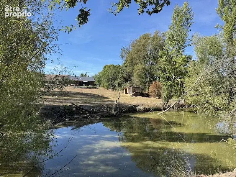 Belle grange rénovée avec grand jardin et étang - photo 2