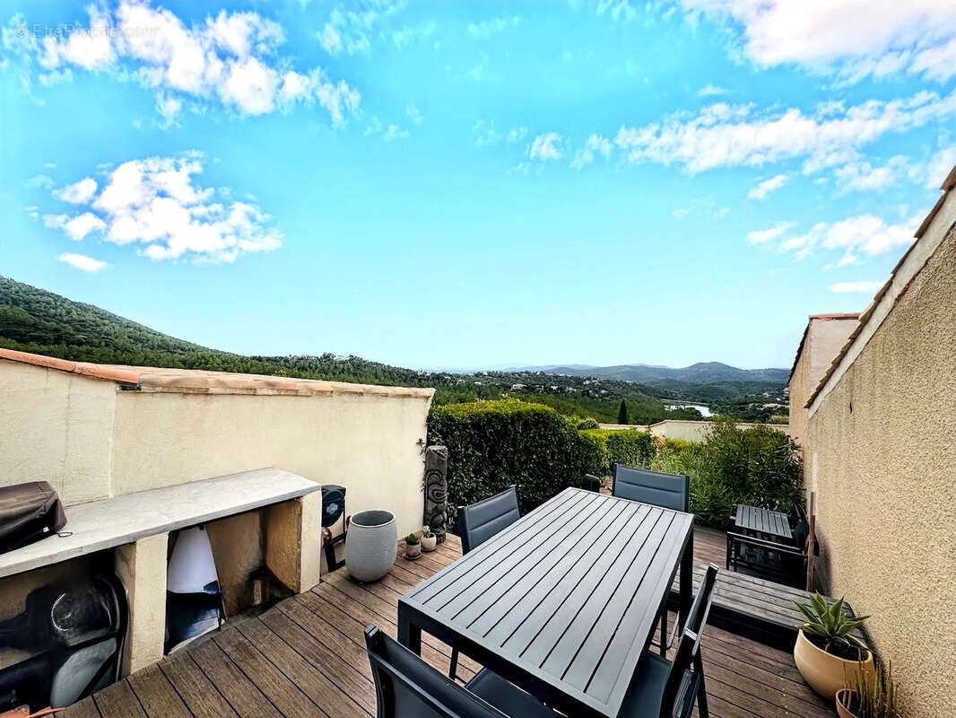 Appartement à LA LONDE-LES-MAURES