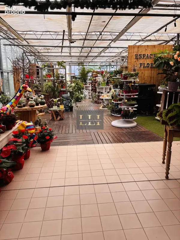 Fonds de commerce fleuriste & jardinerie 1400m2 - photo 1