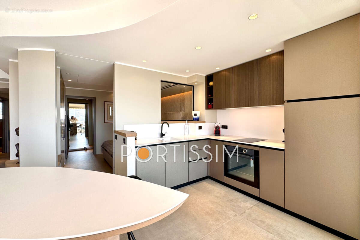 Appartement à VILLENEUVE-LOUBET