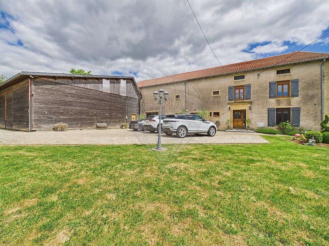 Maison à MAIRY-MAINVILLE