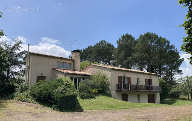 Maison à SAINT-MARTIN-DE-COUX