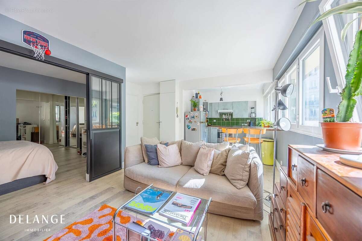 Appartement à PARIS-16E