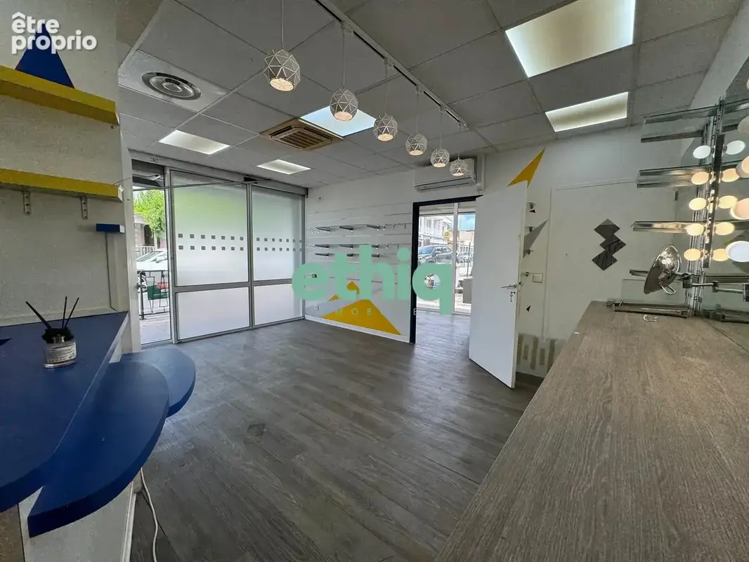 Commerce 40 m² à vendre à Le Gosier (97190) - photo 1
